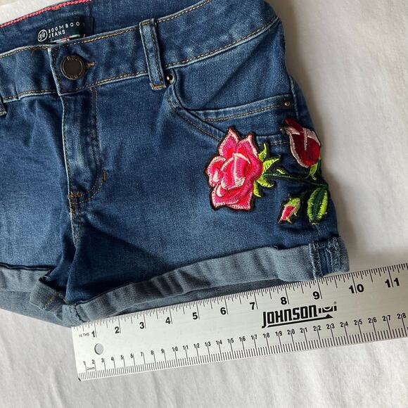 Boom Boo Jeans Women’s Denim Short Shorts size 7 (S),Jean Blue,Embroidered Roses - Picture 3 of 10